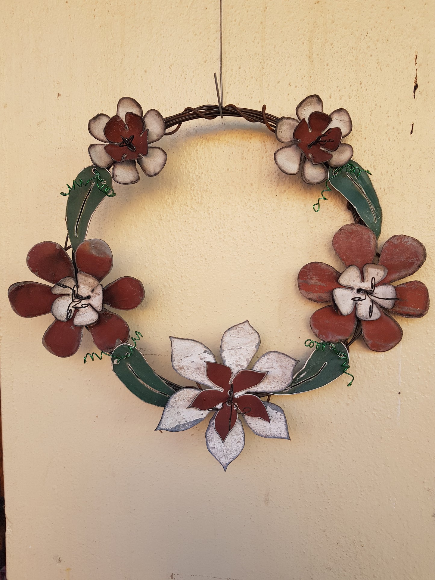 WORKSHOP SATURDAY 29/11/25 - Metal Christmas Wreath with Dee Robinson