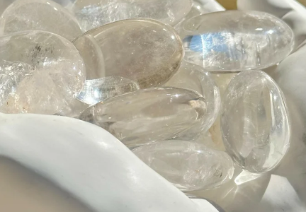 Crystal - Palm Stone Clear Quartz