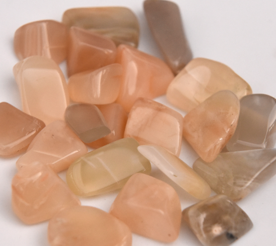 Crystal - Tumbled Moonstone Peach