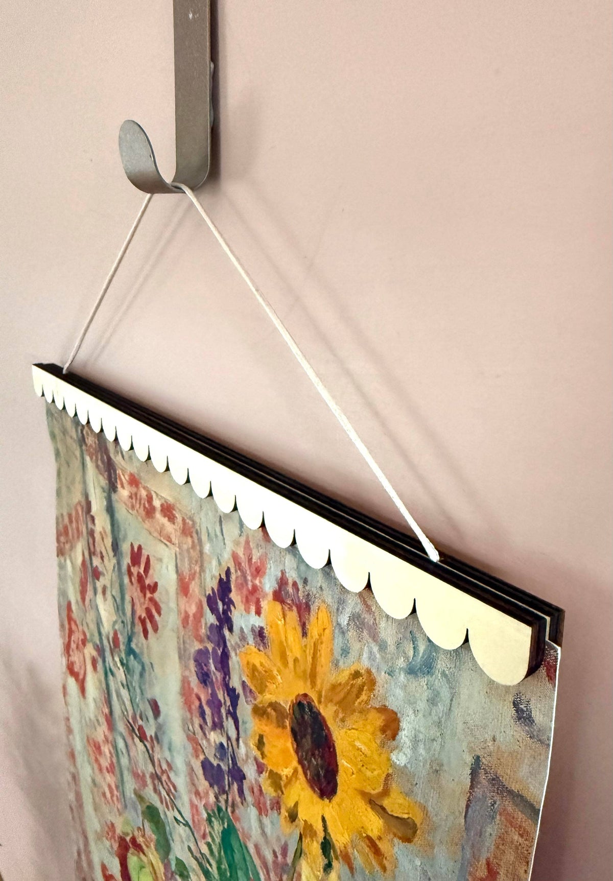 Scallop 30cm Magnetic Print Hanger