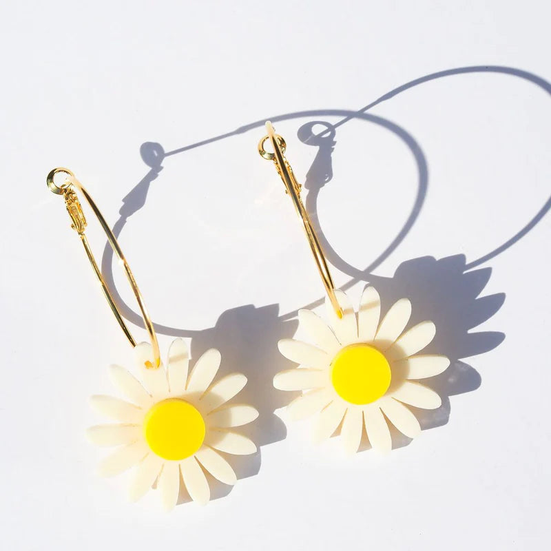 Daisy Hoops // cream with yellow centre / gold